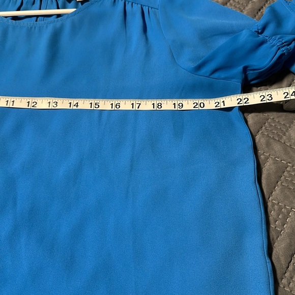 Loft Ladies Blue Dress Shirt, EUC, Size Medium - Picture 8 of 9